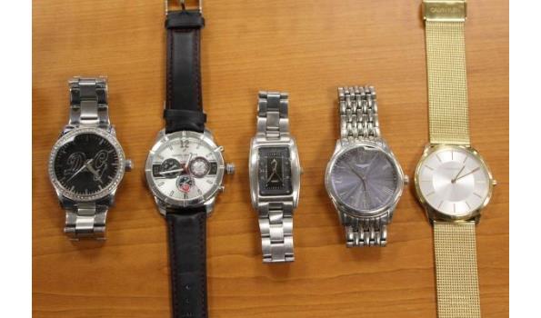 8 diverse horloges w.o. CASIO, DANIEL HECHTER, D&G enz